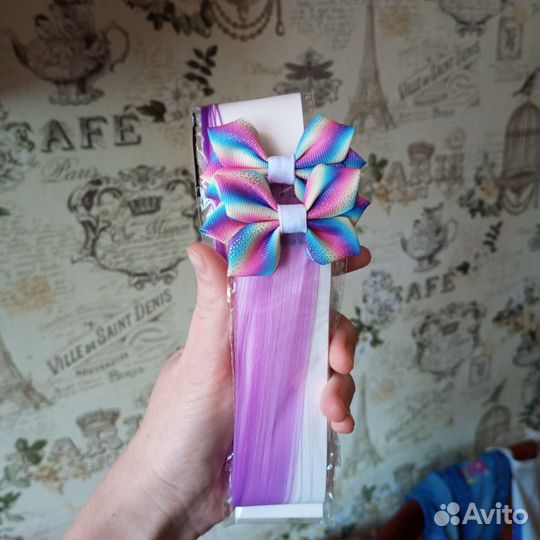 Бантики с цветными прядями