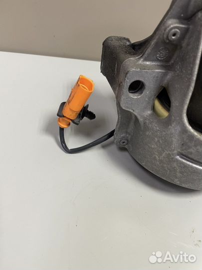 Опора двигателя правая Ауди Ку5 Q5 8R