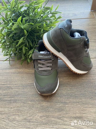 Кроссовки детские 24 размер новые