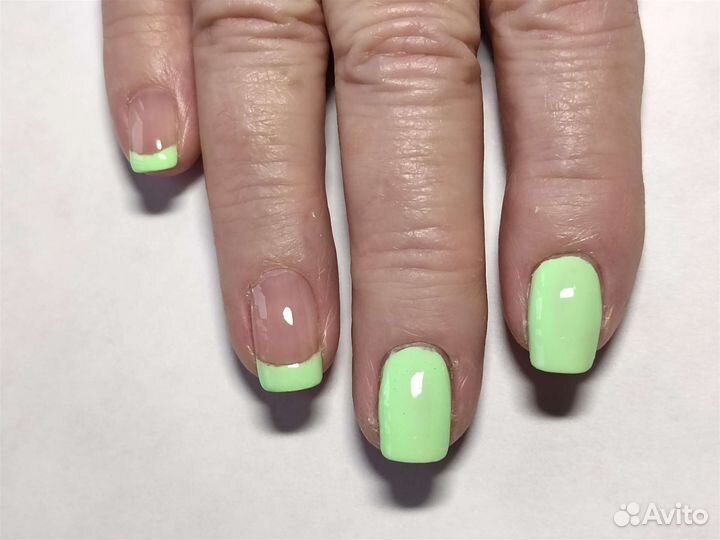 Модель на маникюр