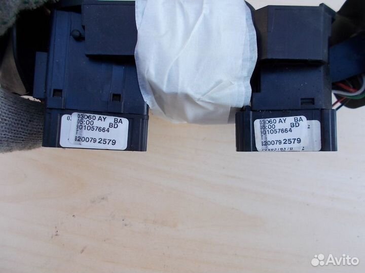 Переключатель подрулевой Рено Логан Logan 1