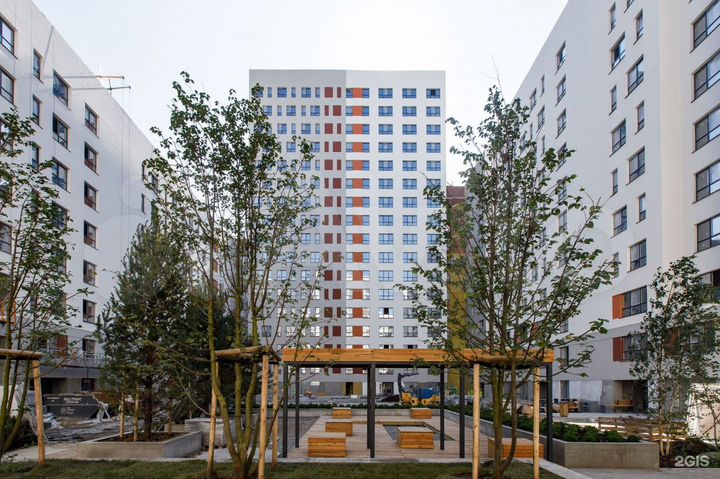 2-к. квартира, 100 м², 1/9 эт.