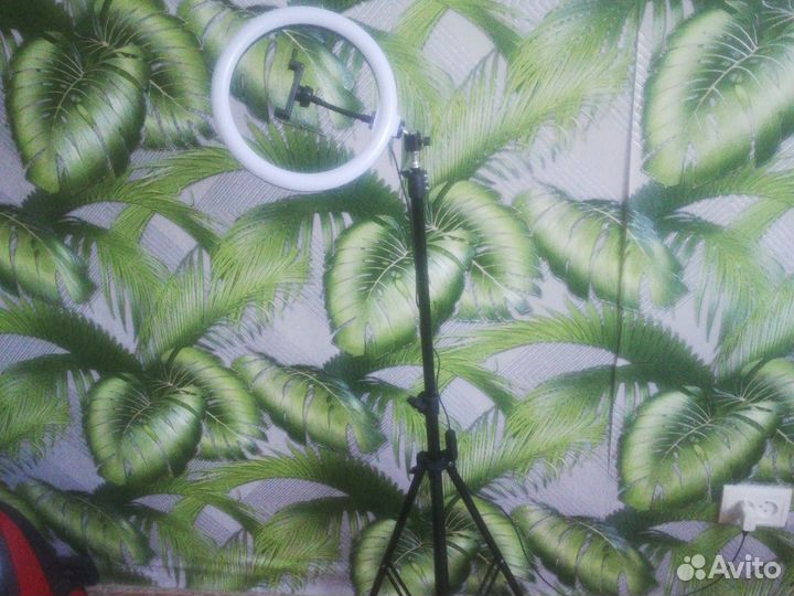 Кольцевая лампа со штативом бу