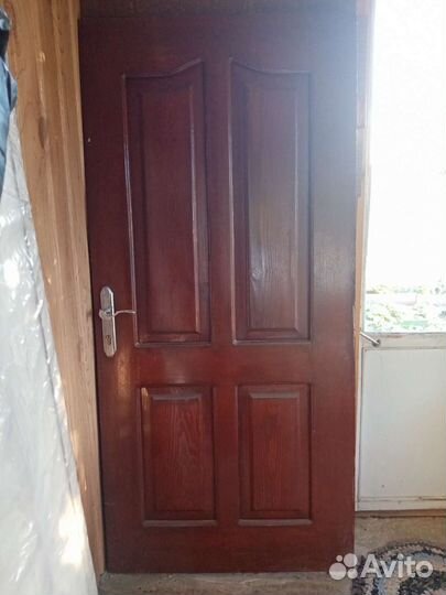 Дверь входная деревянная с коробкой