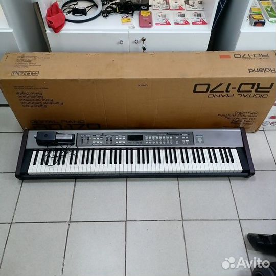 Синтезатор Roland RD-170 (Рассрочка / 6122)