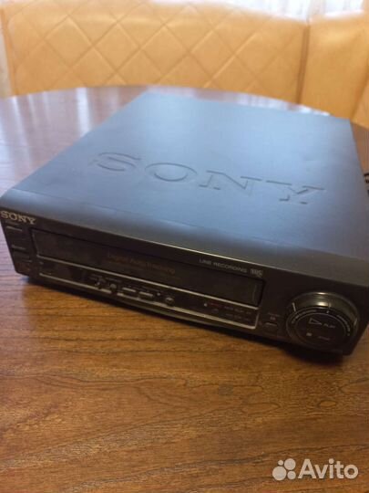 Видеомагнитофон sony