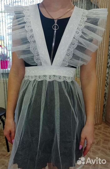 Белый школьный фартук