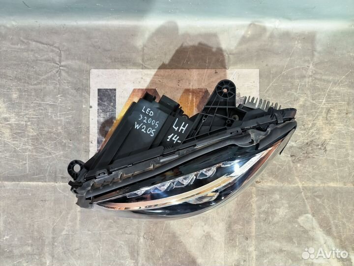 Mercedes W205 Фара левая 32005