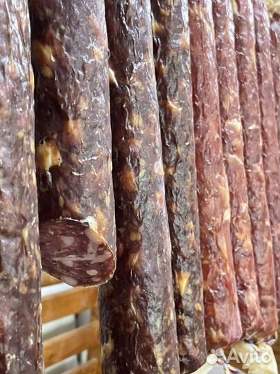 Сыровяленая колбаса