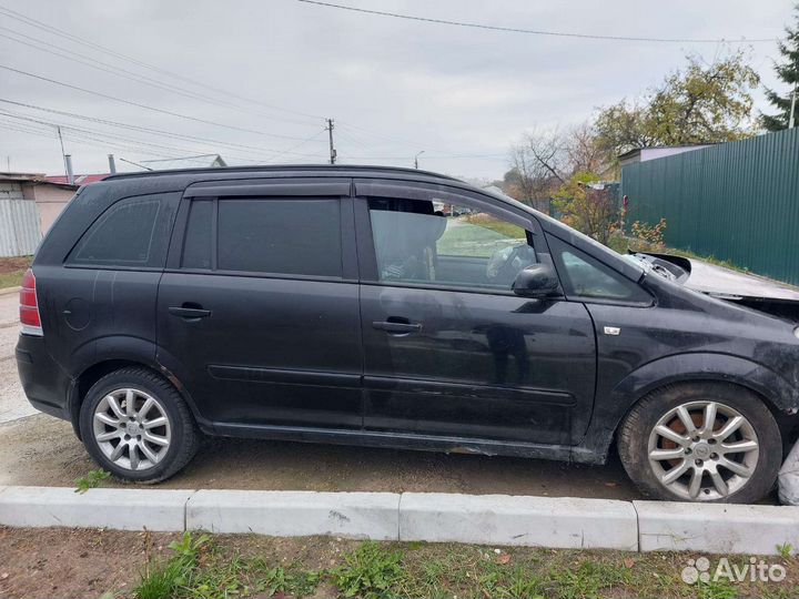 Opel Zafira битый на запчасти