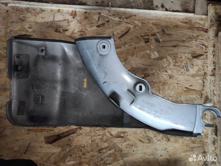 Накладка двери багажника Toyota Rav4 ACA33 2adftv