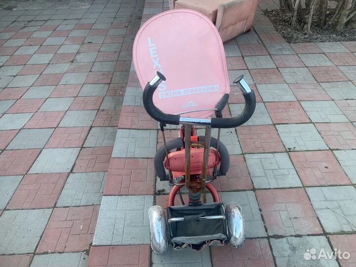 Детский велосипед с ручкой