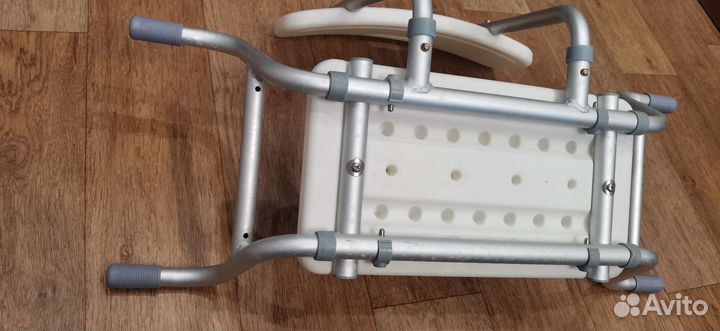 Стул для ванной