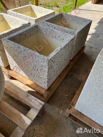 Вазон бетонный для цветов