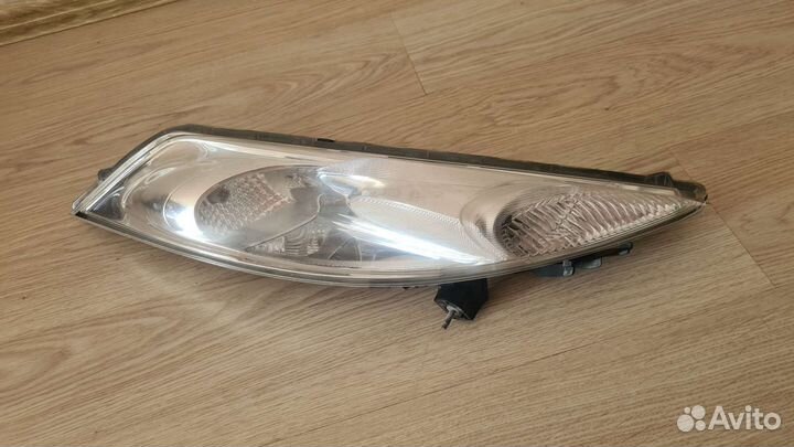 Фара правая Nissan Juke