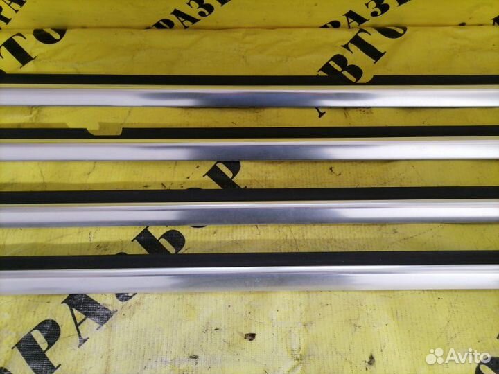 Накладка двери передней левой Mercedes-Benz W166