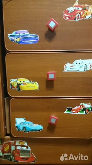 Детская кроватка с маятником