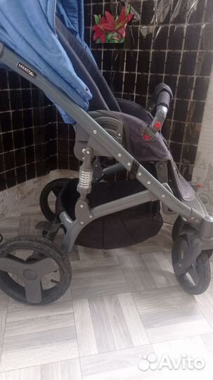 Прогулочная коляска с надувными колесами
