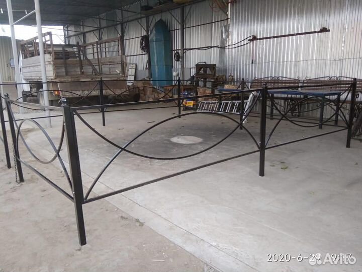 Оградки на кладбище