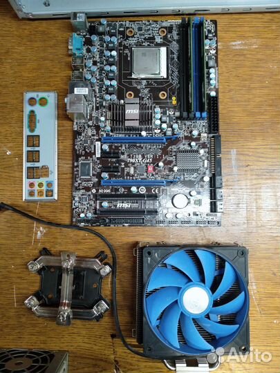 Материнская плата с процессором и памятью