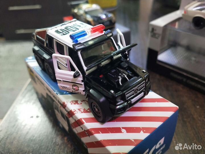 Модели 1:64 hot wheels Mercedes 6*6