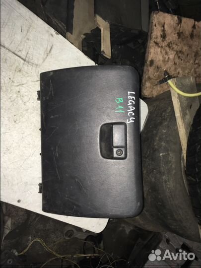 Крышка бардачка Subaru Legacy B11 21M-S08