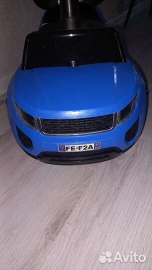Детская машинка каталка с ручкой