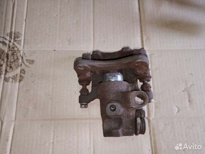 Суппорт задний правый Audi 100 C4