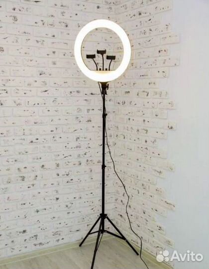 Кольцевая Лaмпа 45 см