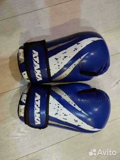 Перчатки и шлем для тэквандо