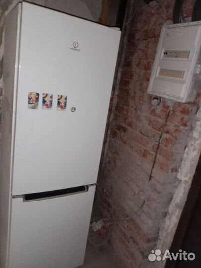 Холодильник и стиральная машина