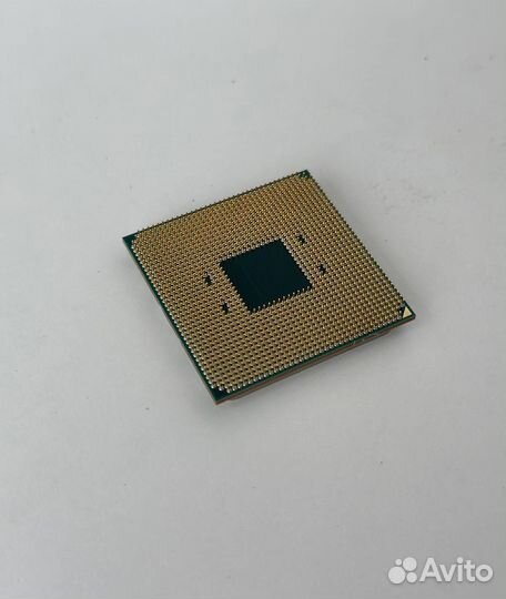 Процессор AMD Ryzen 7 3700X Сокет AM4