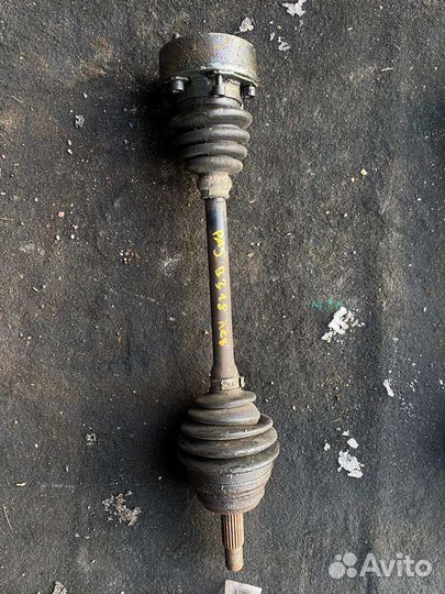 Полуось передняя левая volkswagen Passat B3 1.8