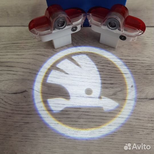 Проекция в двери Шкода Октавия А5 RS