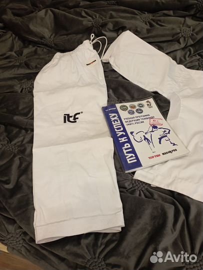 Форма для тхэквондо 140