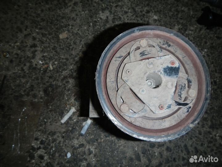 Компрессор кондиционера Renault Fluence