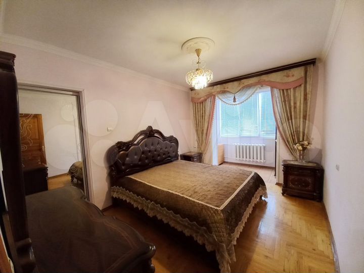 4-к. квартира, 100 м², 7/10 эт.