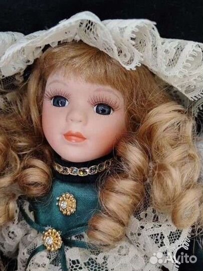 Кукла фарфоровая коллекционная