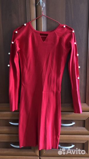 Красное платье