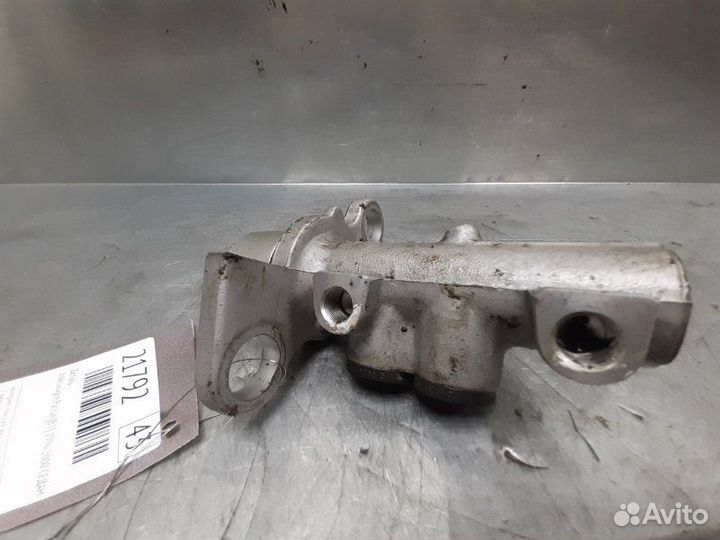 Цилиндр тормозной главный Volkswagen Passat B5