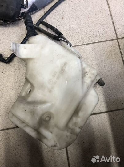 Бачок омывателя Mercedes Benz R230 SL 2001-2012