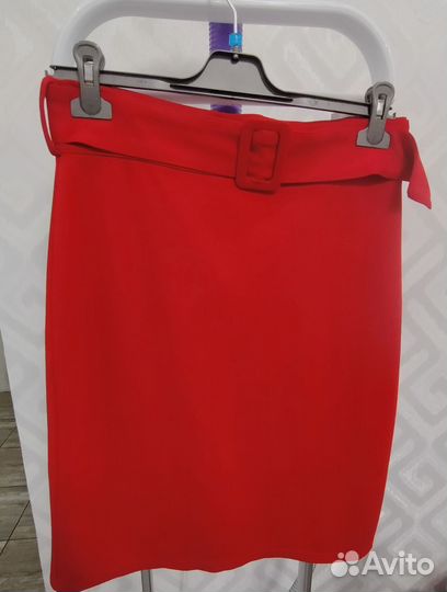 Юбка карандаш красная 46-48р