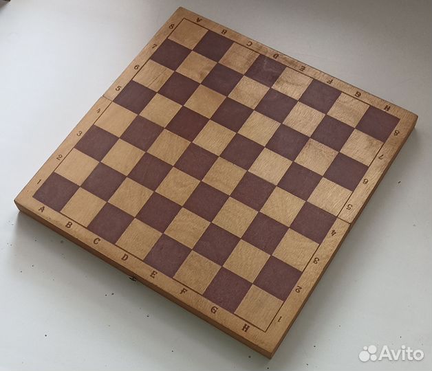 Шахматная доска без фигур деревянная