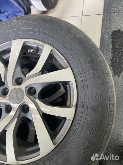Yokohama Geolandar G033 215/70 R16