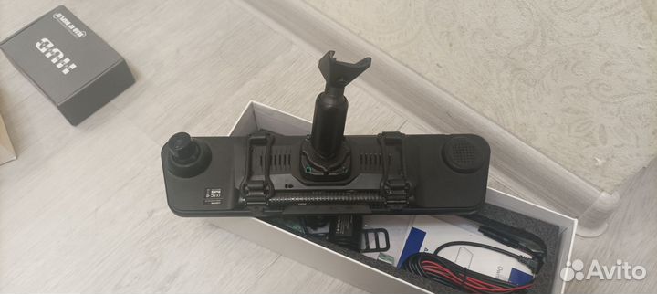 Зеркало заднего вида с видео регистратором azdome