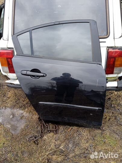 Дверь правая mazda 3 седан