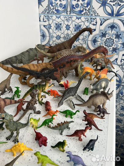 Динозавры игрушки
