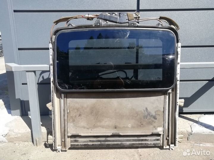 Hyundai Elantra 2002г люк крыши