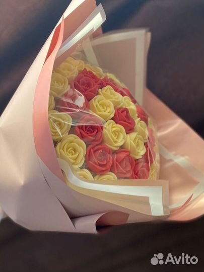 Подарочные букеты роз из шоколада