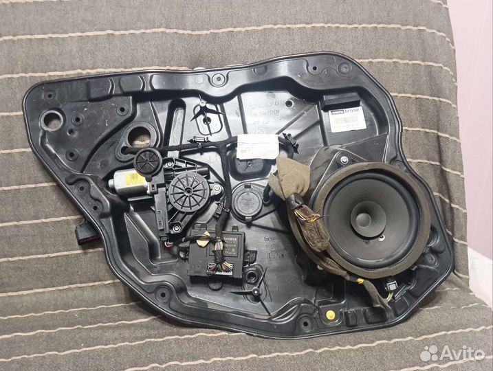 Механизм левой задней двери Volvo xc-70 2008